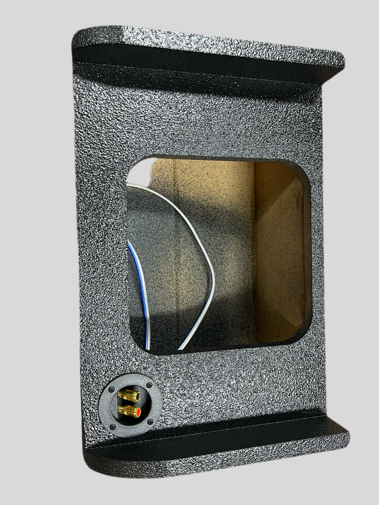 05-25 Nissan Frontier Crew Cab Single 10” Sealed Down Fire Subwoofer Enclosure (Kicker L7 thin)