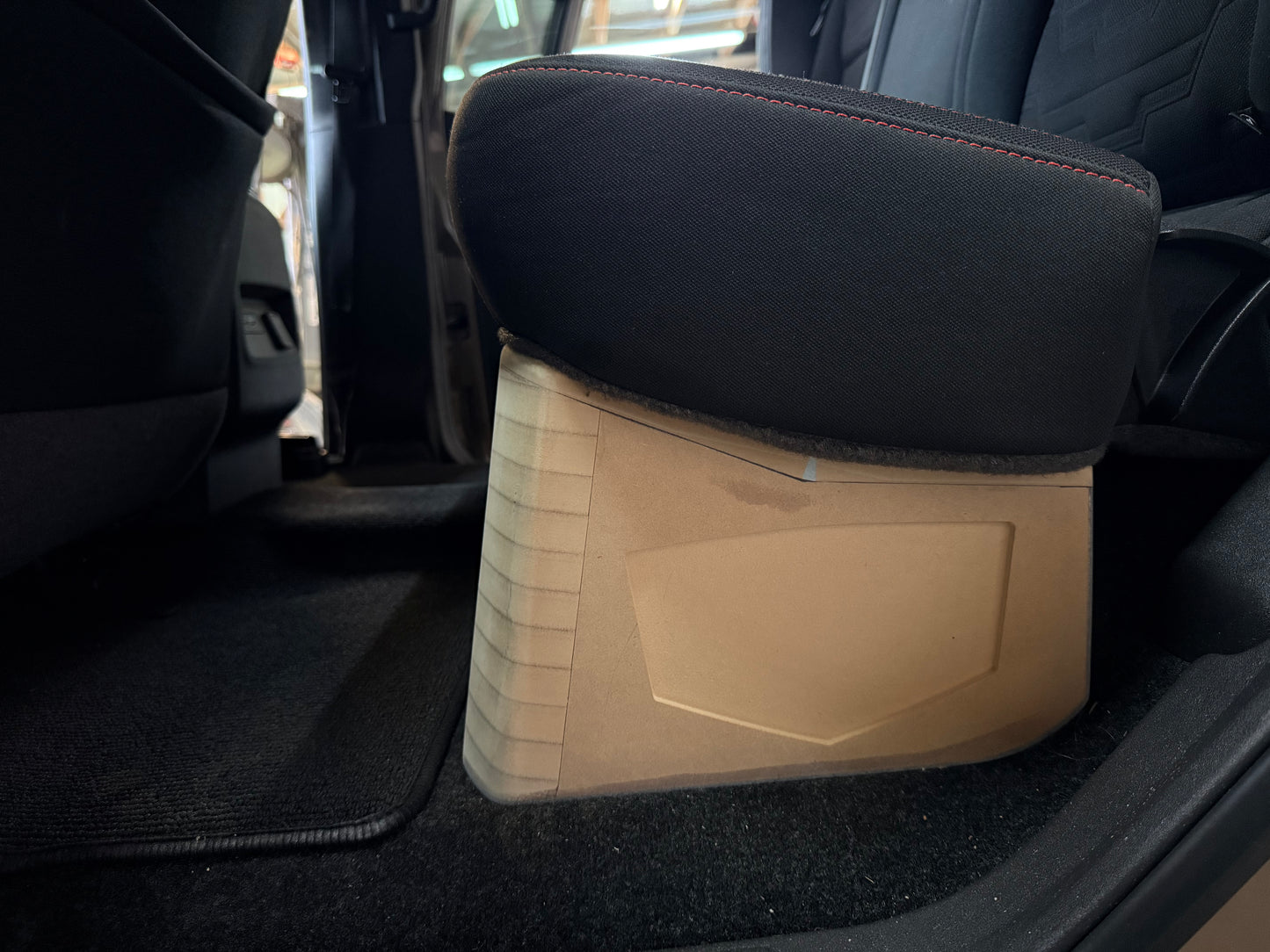 05-25 Nissan Frontier Crew Cab 4-8” Kicker L7S Subwoofer box