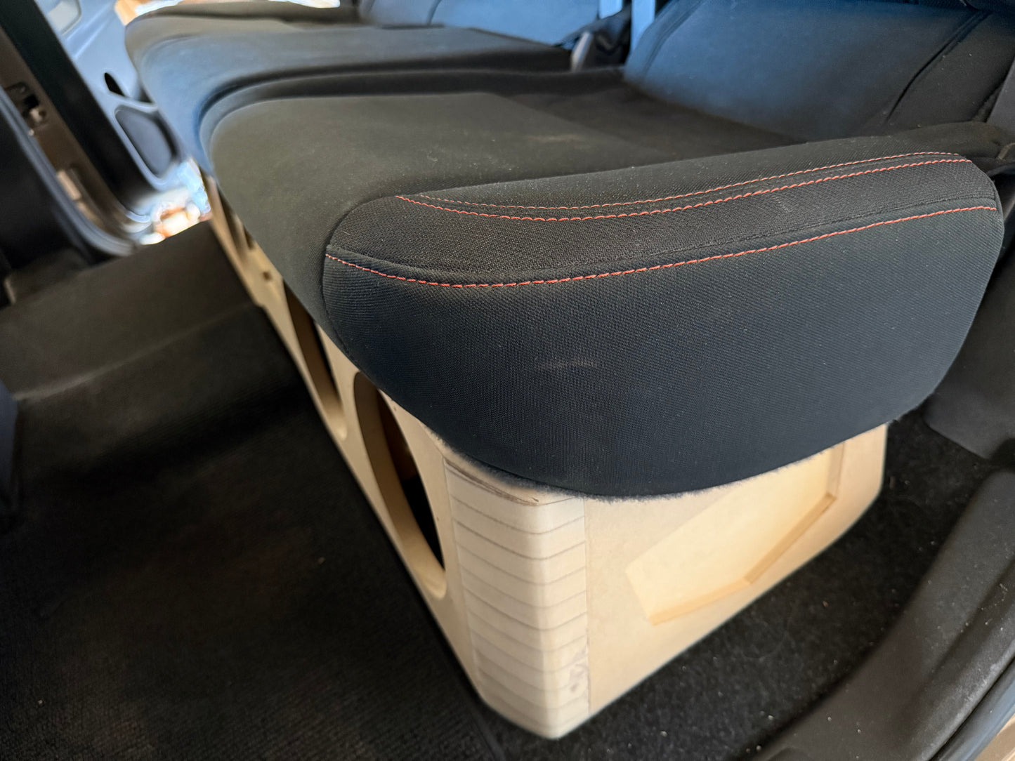 05-25 Nissan Frontier Crew Cab (Perfect Fit) 4-8” Subwoofer box