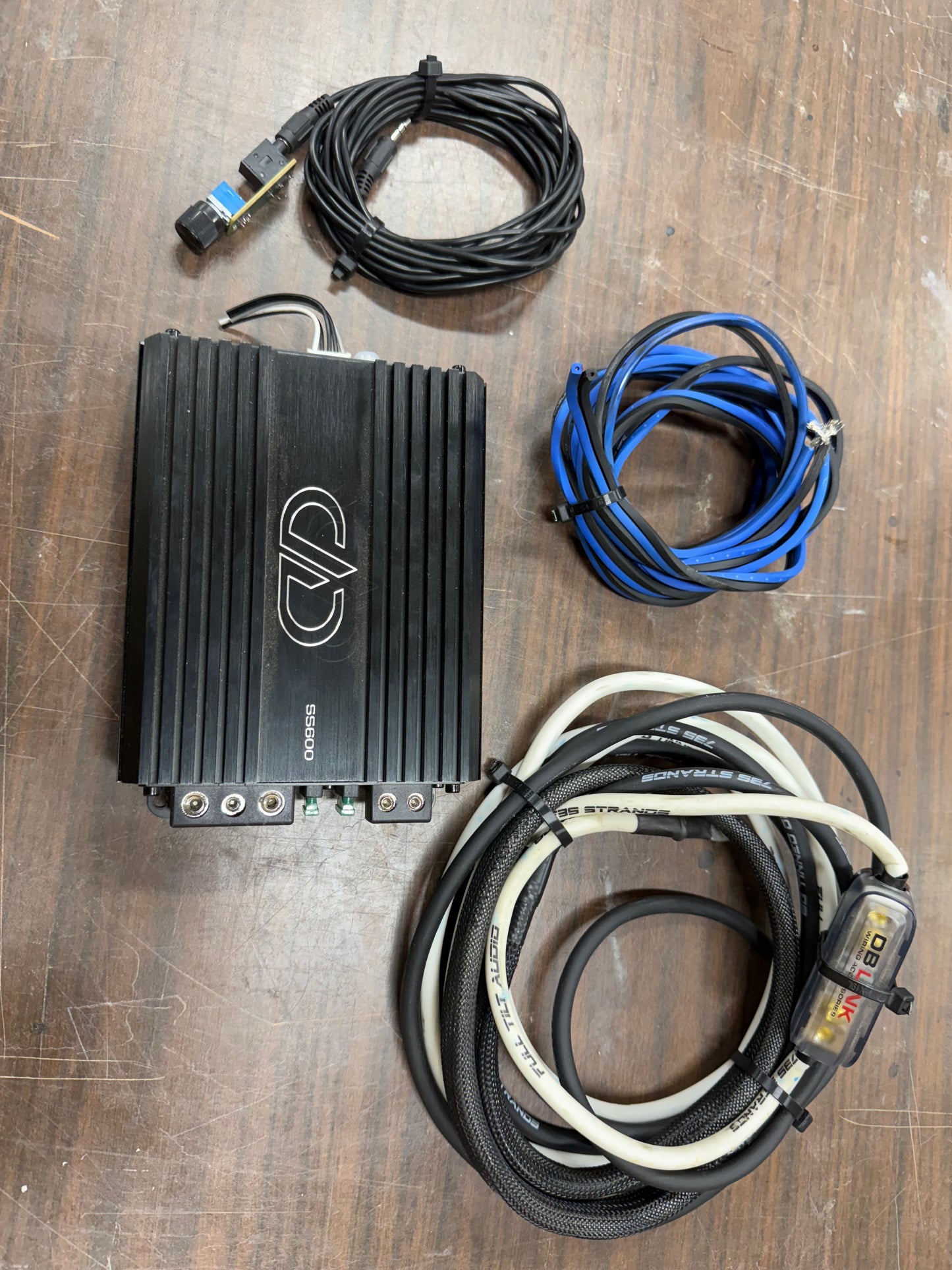 10” Sealed Subwoofer and amplifier Kit(Used)