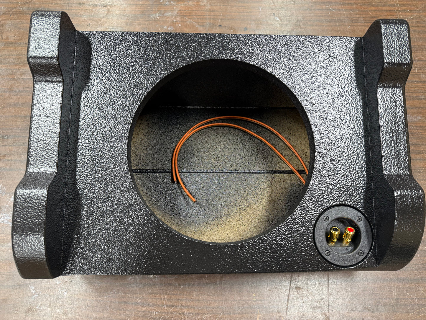 05-25 Nissan Frontier Crew Cab Single 10” Sealed Down Fire Subwoofer Enclosure ( 9 5/8” Hole )