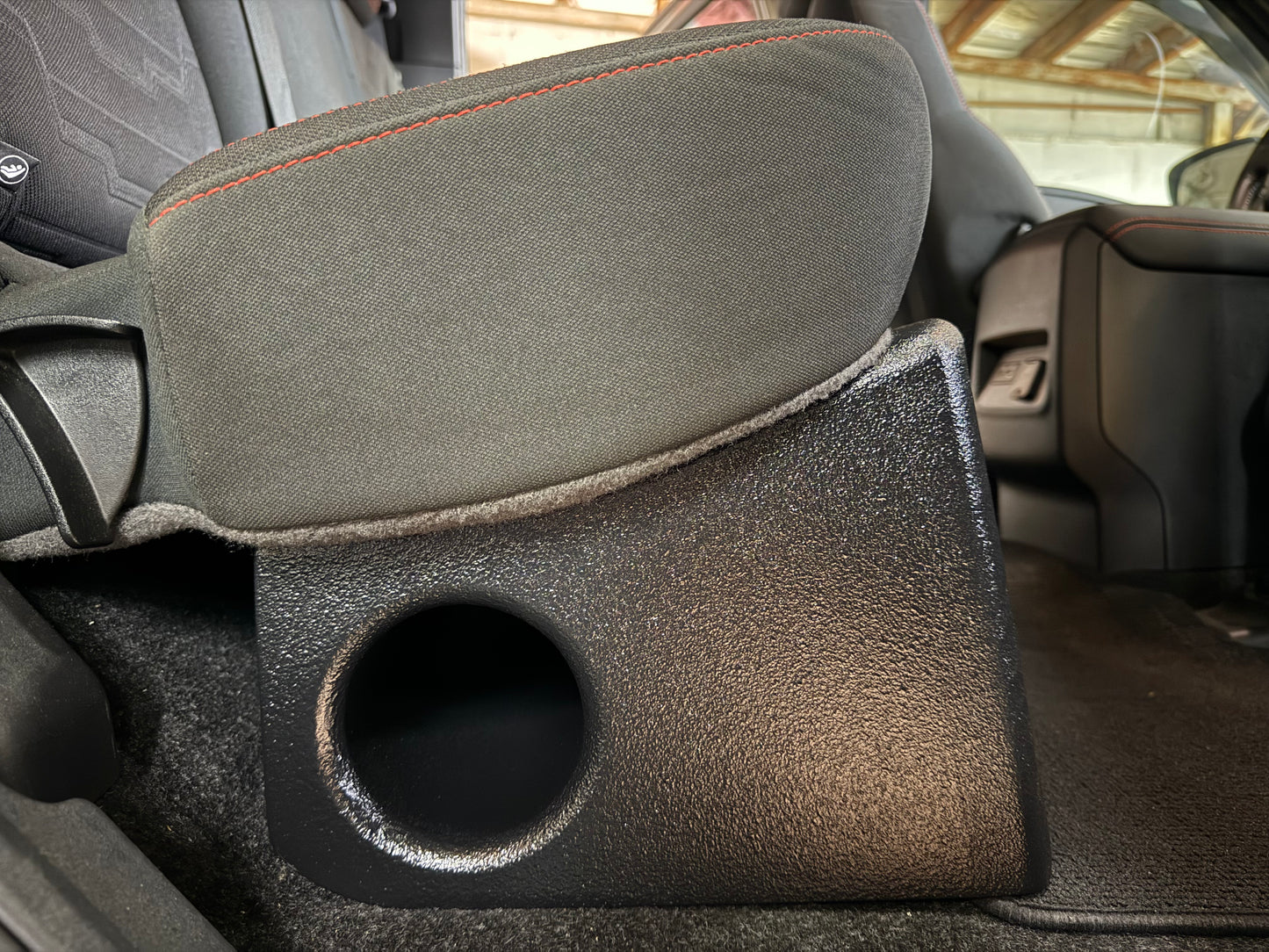 05-25 Nissan Frontier Crew Cab Ported 4-8” Subwoofer Enclosure (Oversized)