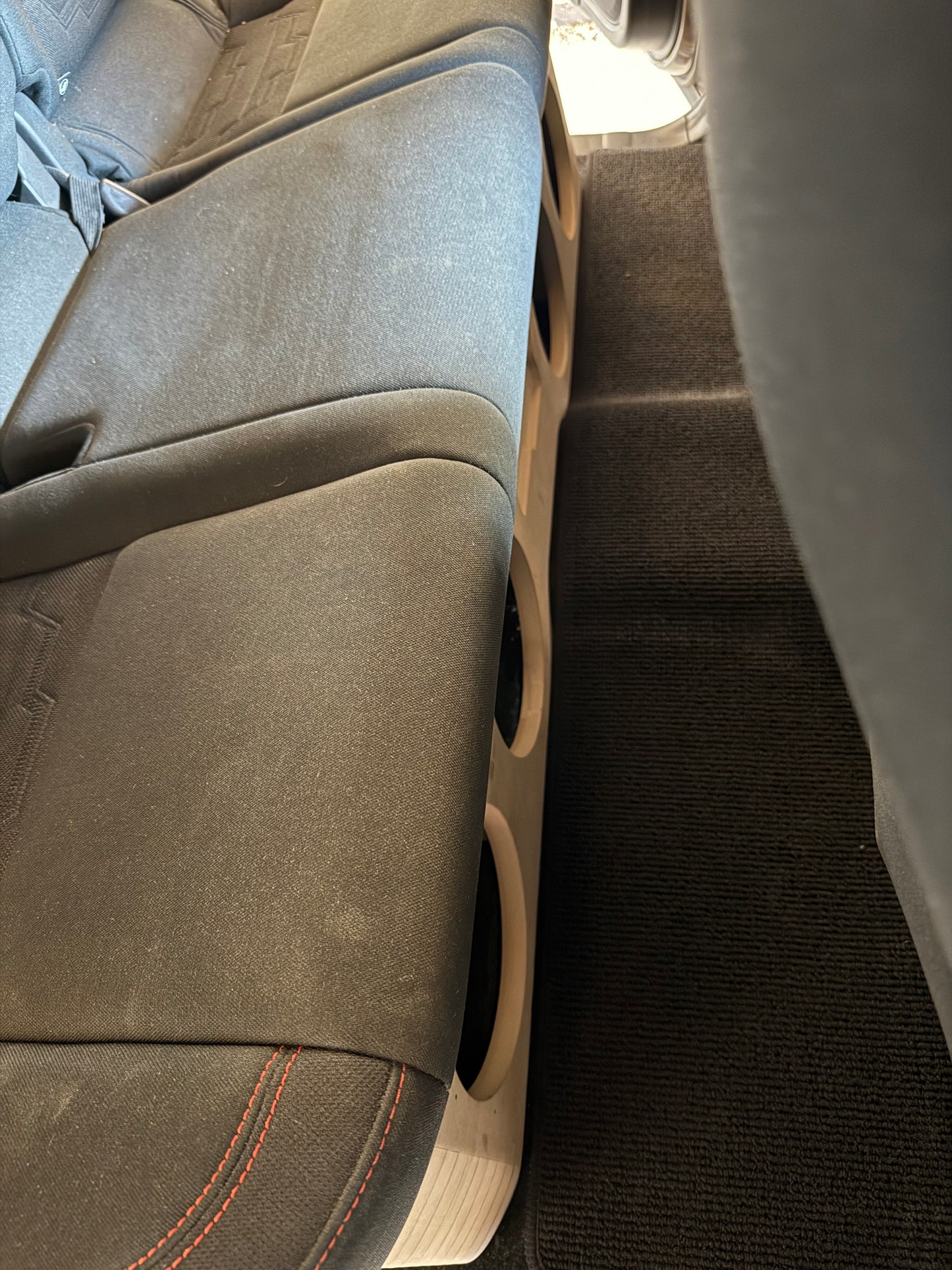 05-25 Nissan Frontier Crew Cab (Perfect Fit) 4-8” Subwoofer box