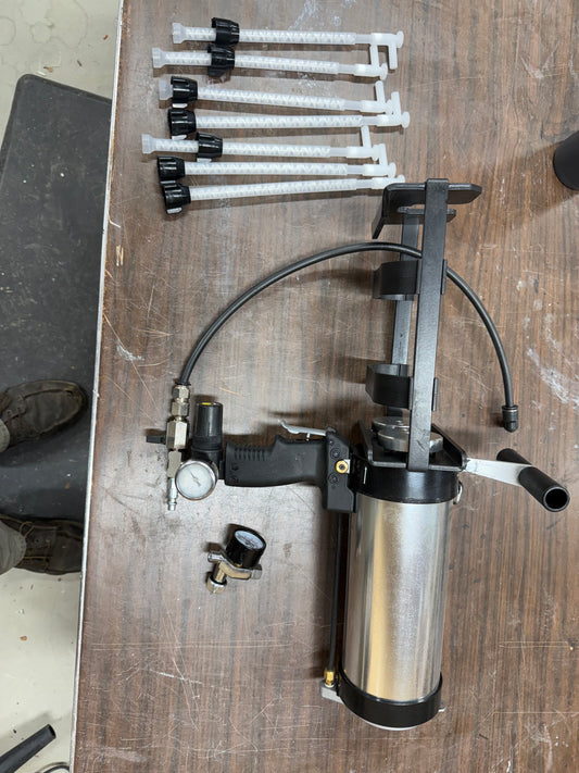 Canister Spray gun for Bedliner coatings(Lighty Used)